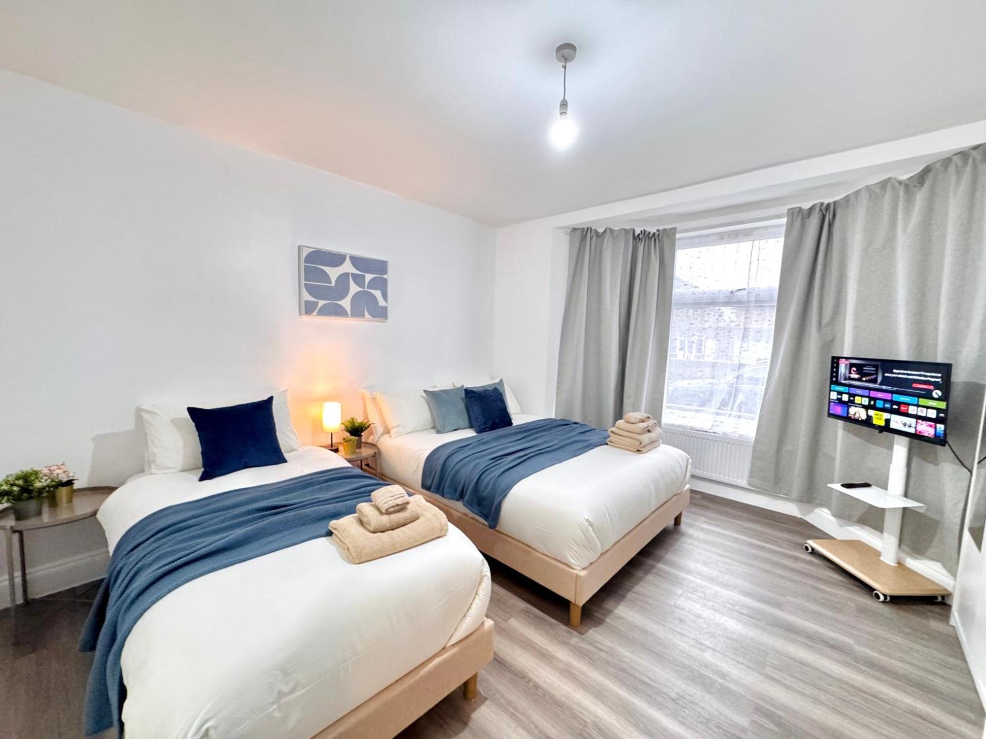 Apartment Comfy 30min To *